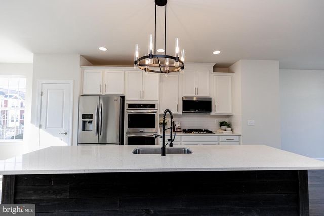 15318 LINVILLE CREEK DR, Haymarket, VA 20169