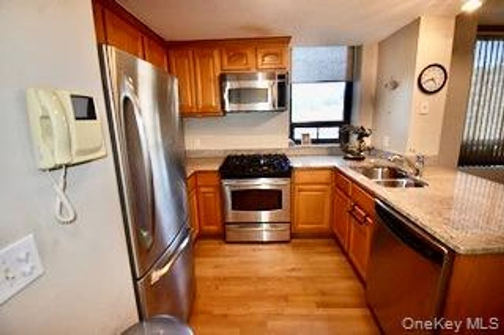 11624 Grosvenor Lane 4D, Kew Gardens, NY 11418 — photo 2