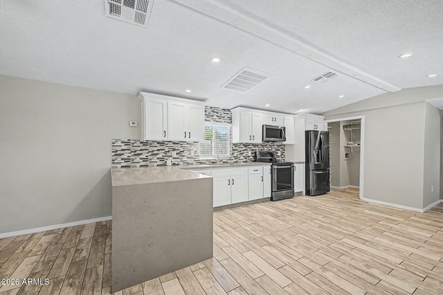 1221 N DYSART Road 27, Avondale, AZ 85323