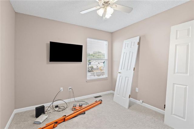 651 River Drive, Kansas City, KS 66111