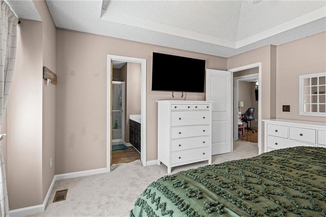 651 River Drive, Kansas City, KS 66111