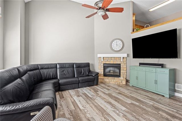 651 River Drive, Kansas City, KS 66111