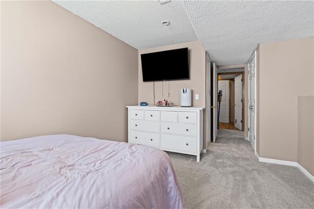 651 River Drive, Kansas City, KS 66111