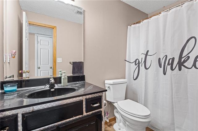 651 River Drive, Kansas City, KS 66111