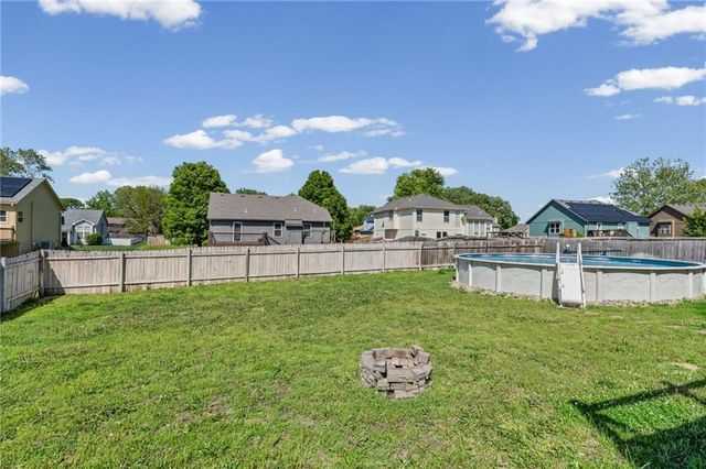 651 River Drive, Kansas City, KS 66111
