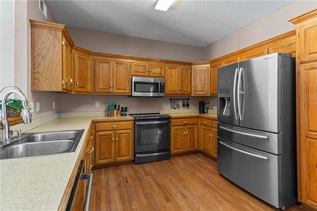 651 River Drive, Kansas City, KS 66111