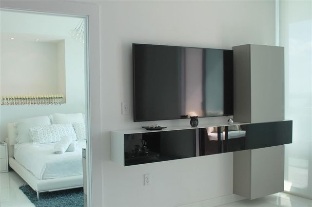 900 Biscayne Blvd 3207, Miami, FL 33132
