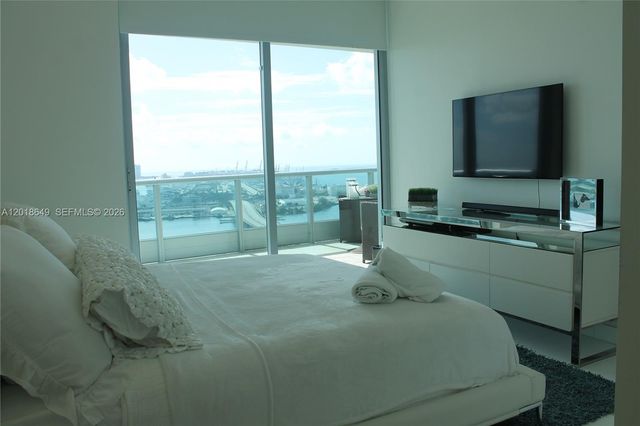 900 Biscayne Blvd 3207, Miami, FL 33132