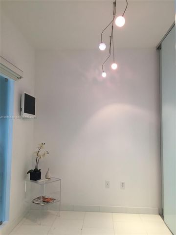900 Biscayne Blvd 3207, Miami, FL 33132
