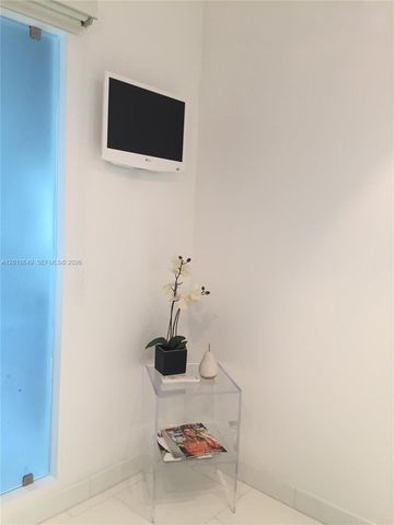 900 Biscayne Blvd 3207, Miami, FL 33132