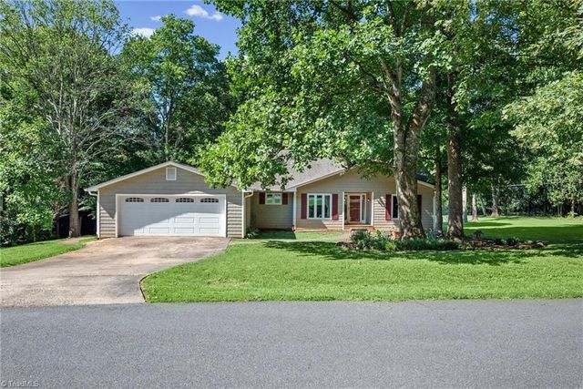 8750 Willowmede Drive, Lewisville, NC 27023