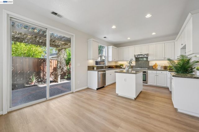 2628 Photinia Ct, Pleasanton, CA 94588