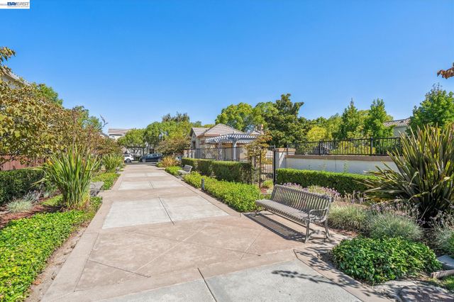 2628 Photinia Ct, Pleasanton, CA 94588