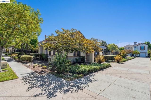 2628 Photinia Ct, Pleasanton, CA 94588