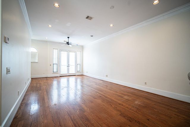 3119 Fairdale Oaks E, Houston, TX 77057