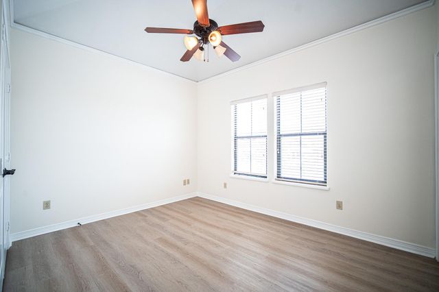 3119 Fairdale Oaks E, Houston, TX 77057