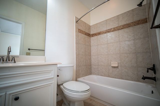 3119 Fairdale Oaks E, Houston, TX 77057