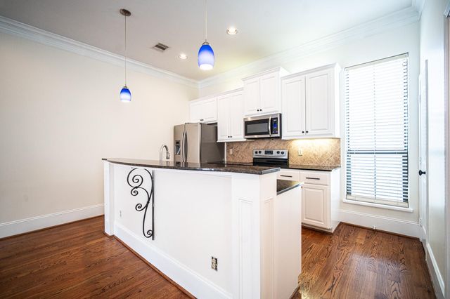 3119 Fairdale Oaks E, Houston, TX 77057