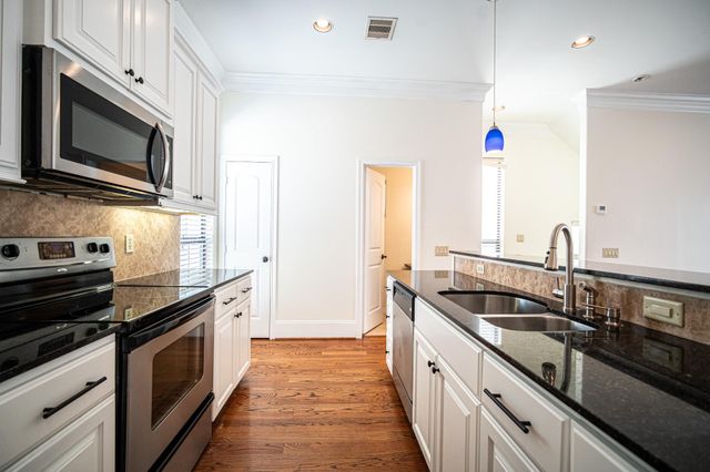 3119 Fairdale Oaks E, Houston, TX 77057