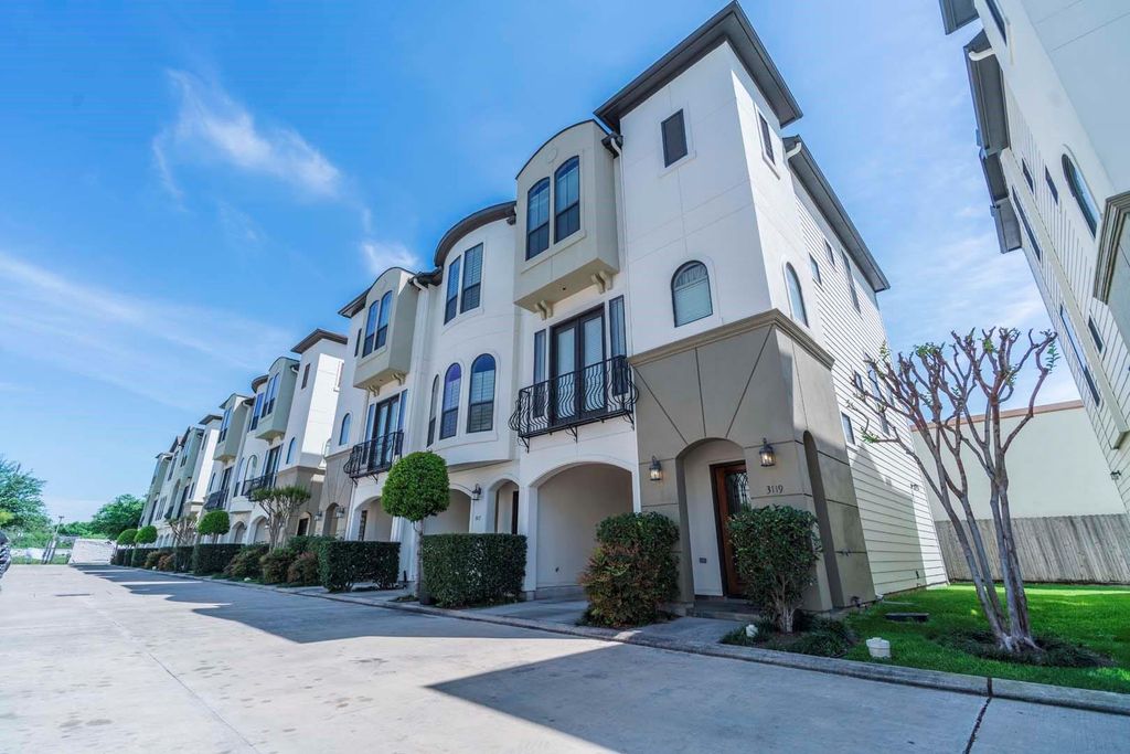 3119 Fairdale Oaks E, Houston, TX 77057