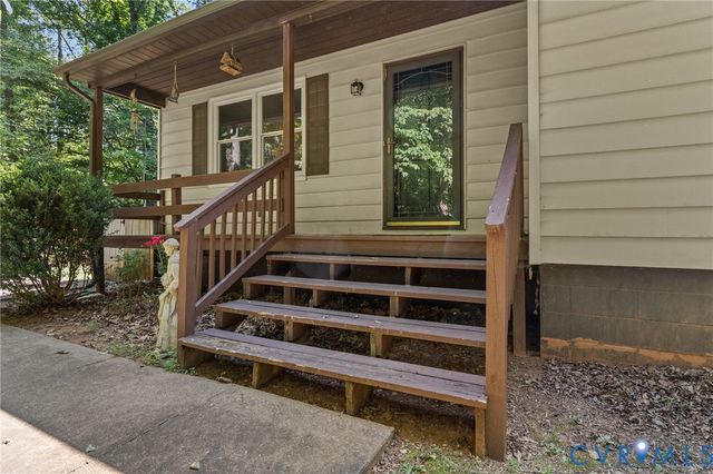 2448 Mountain View Rd, Powhatan, VA 23139