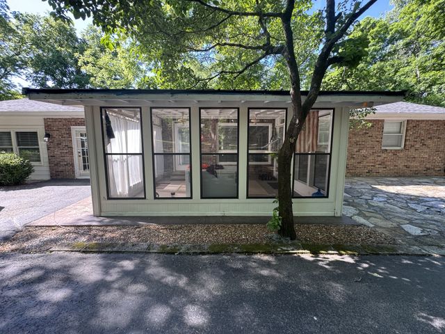695 Overlook Dr, Mount Juliet, TN 37122