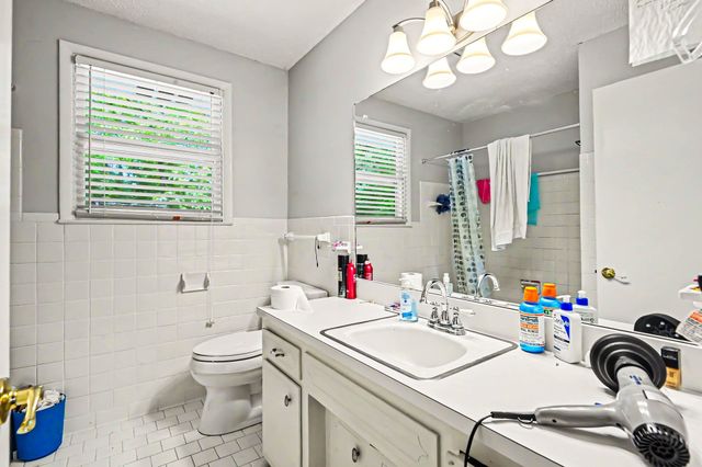 695 Overlook Dr, Mount Juliet, TN 37122
