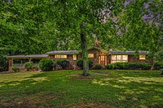 695 Overlook Dr, Mount Juliet, TN 37122