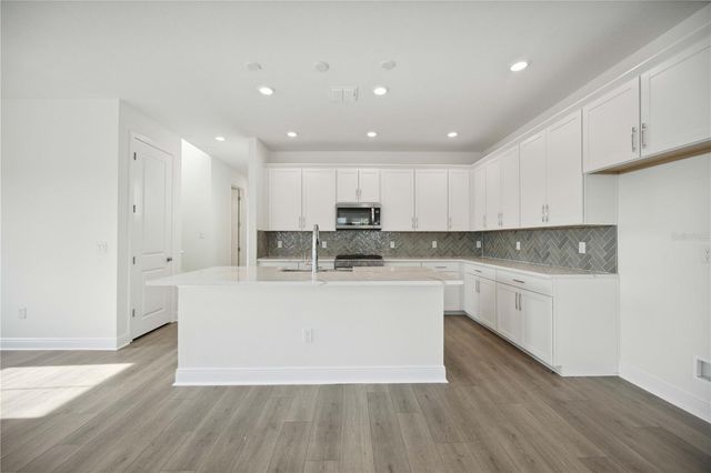 204 EAGLESTON LANE, Lakewood Ranch, FL 34240