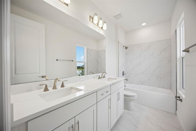 204 EAGLESTON LANE, Lakewood Ranch, FL 34240