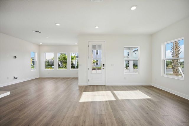 204 EAGLESTON LANE, Lakewood Ranch, FL 34240