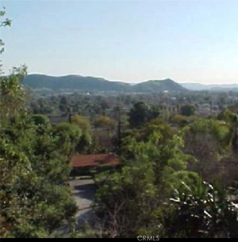 1271 Loma Vista, Pomona, CA 91768