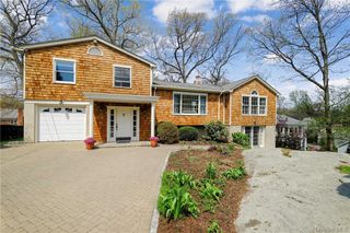 38 Shadow Lane, Larchmont, NY 10538