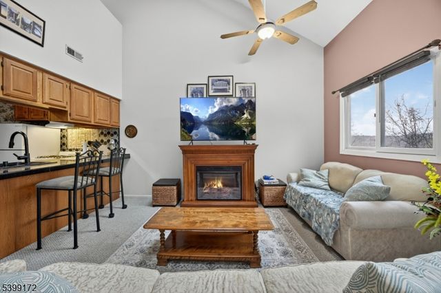 2 Sunrise Dr 6 6, Vernon Twp., NJ 07462