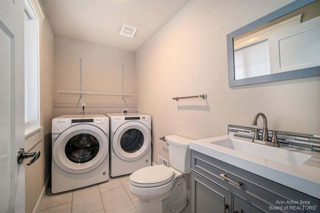 1 Maple Village Court, Ann Arbor, MI 48103