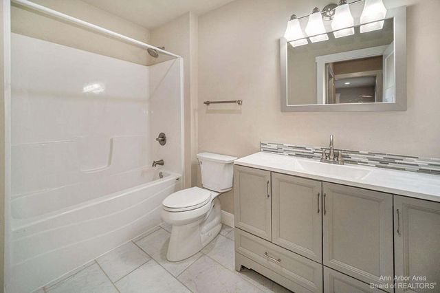 1 Maple Village Court, Ann Arbor, MI 48103