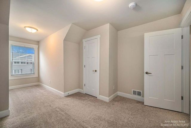 1 Maple Village Court, Ann Arbor, MI 48103