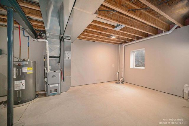1 Maple Village Court, Ann Arbor, MI 48103