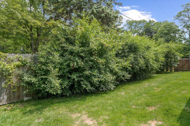 1 Maple Village Court, Ann Arbor, MI 48103
