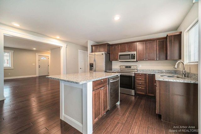 1 Maple Village Court, Ann Arbor, MI 48103