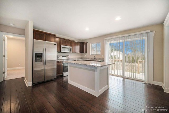 1 Maple Village Court, Ann Arbor, MI 48103