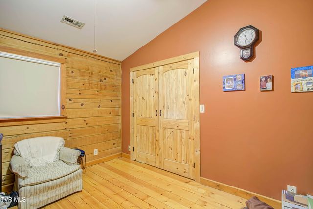 255 Bank Drive, Fall Branch, TN 37656