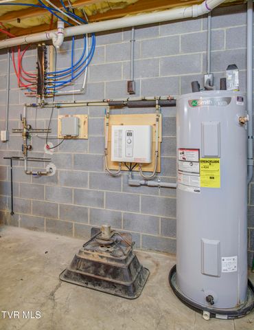 255 Bank Drive, Fall Branch, TN 37656