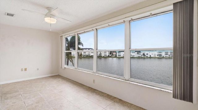 5925 SHORE BOULEVARD S 302, Gulfport, FL 33707