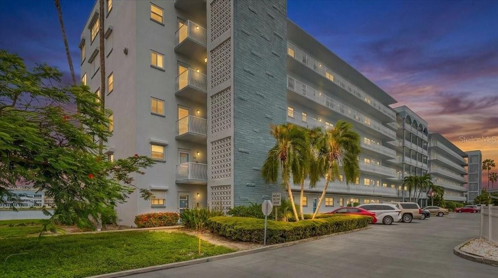 5925 SHORE BOULEVARD S 302, Gulfport, FL 33707
