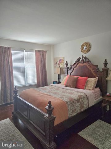 404 W 8TH AVE, Parkesburg, PA 19365