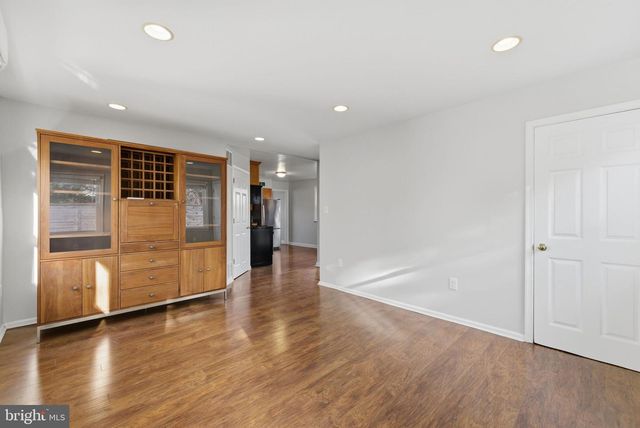 5402 S 12TH ST S, Arlington, VA 22204