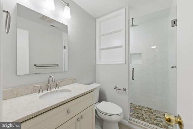 5402 S 12TH ST S, Arlington, VA 22204