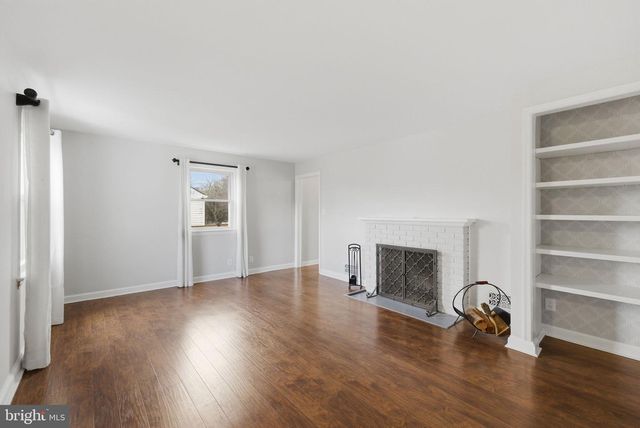 5402 S 12TH ST S, Arlington, VA 22204