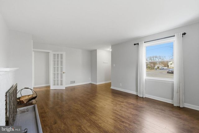 5402 S 12TH ST S, Arlington, VA 22204